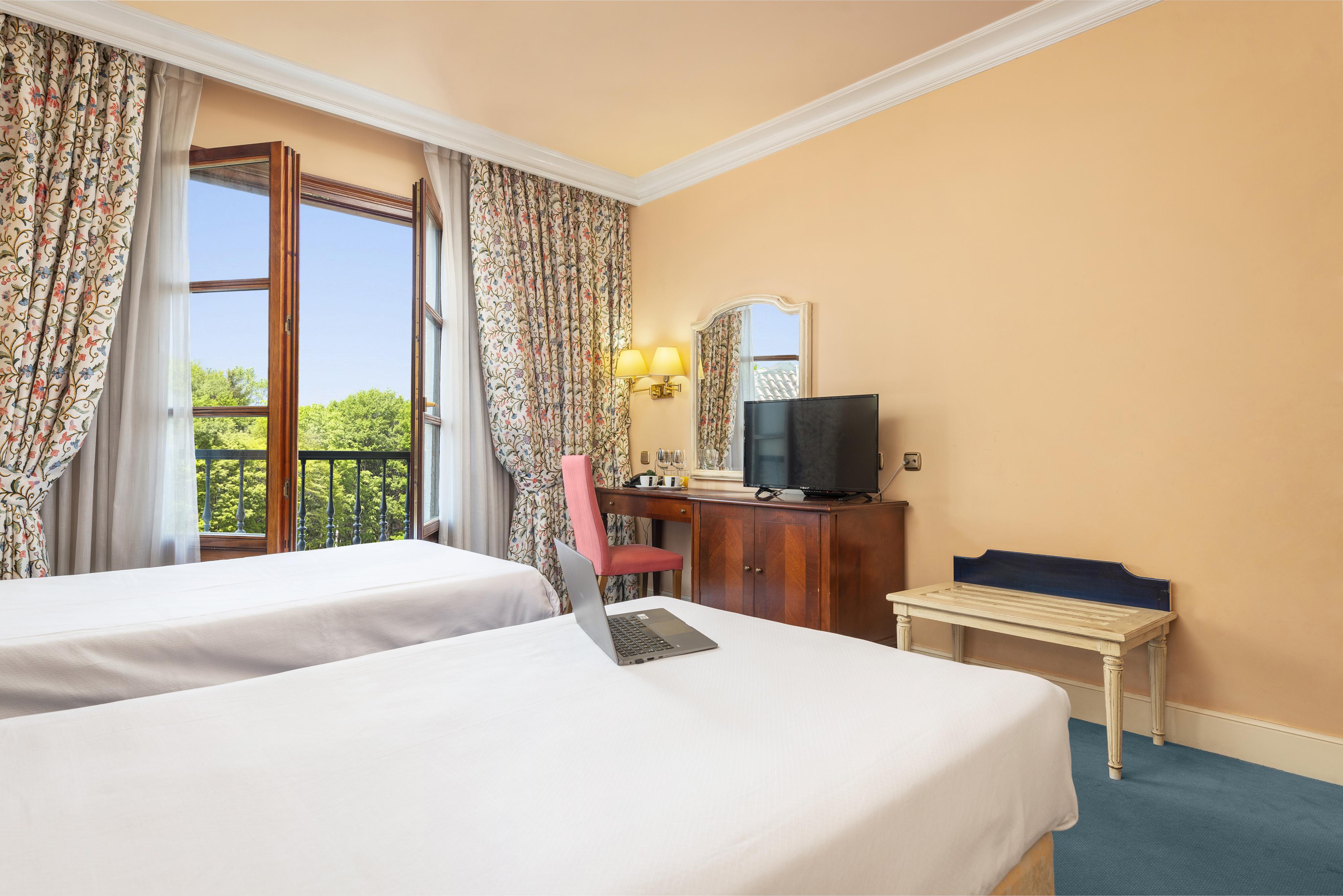 Tryp Bilbao Sondika Hotel Ngoại thất bức ảnh
