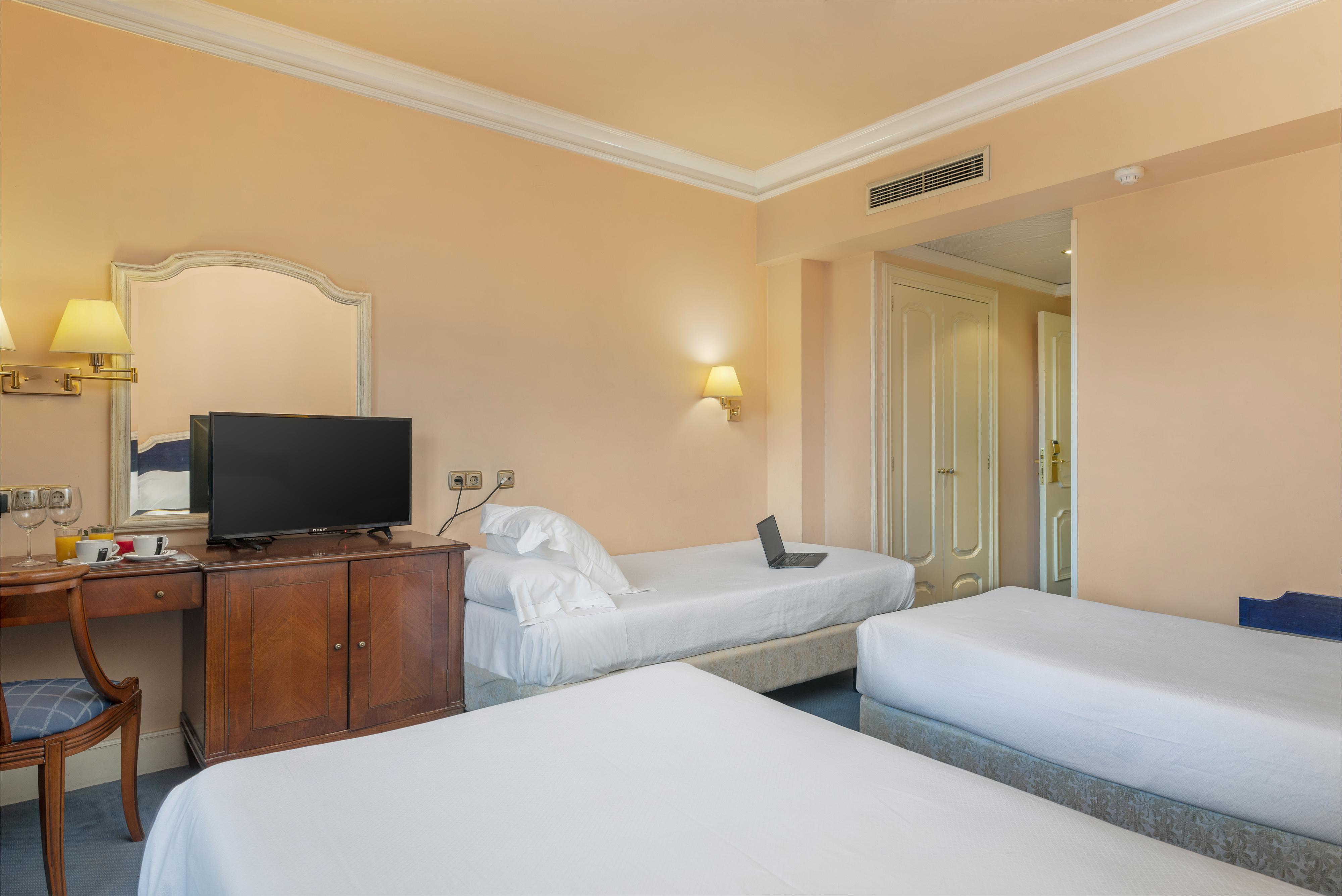 Tryp Bilbao Sondika Hotel Ngoại thất bức ảnh