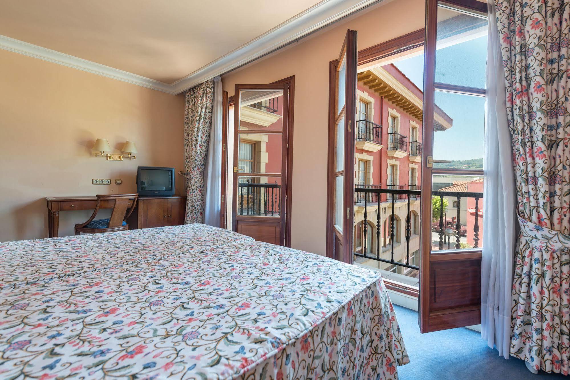Tryp Bilbao Sondika Hotel Ngoại thất bức ảnh