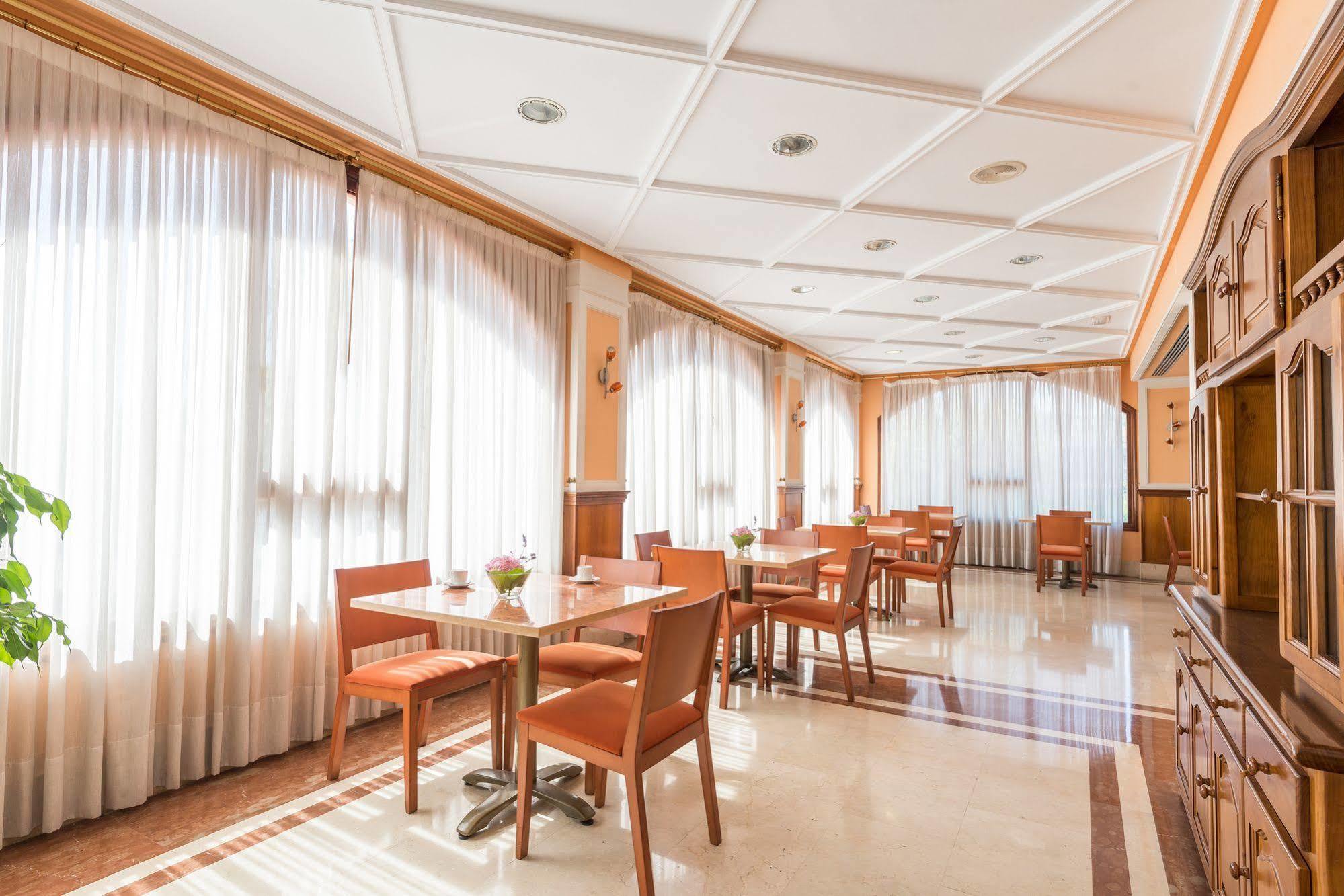 Tryp Bilbao Sondika Hotel Ngoại thất bức ảnh